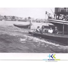 Douane Oude boot met oa Rein de Bruin Coll. HKR
